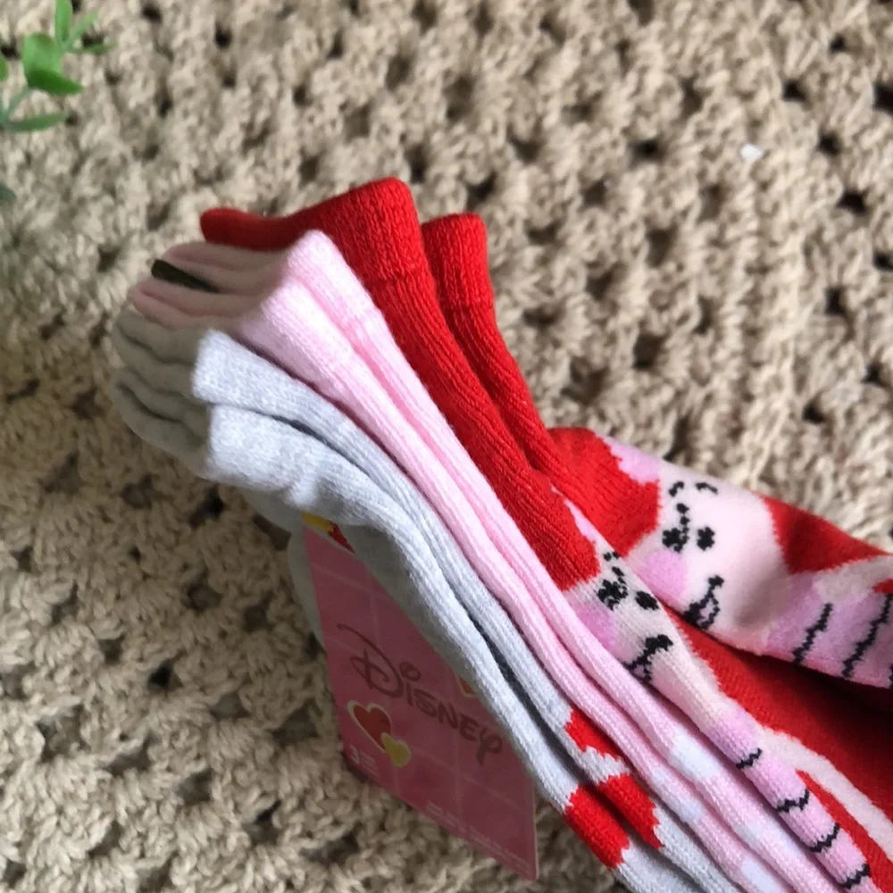 Disney Winnie the Pooh Valentines Love Socks
